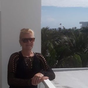 Meet your Posher, Amelia